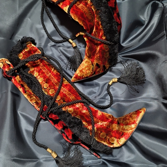 Flash sale🌟Host pick🌟Versace Boots size 36 - Picture 2 of 16